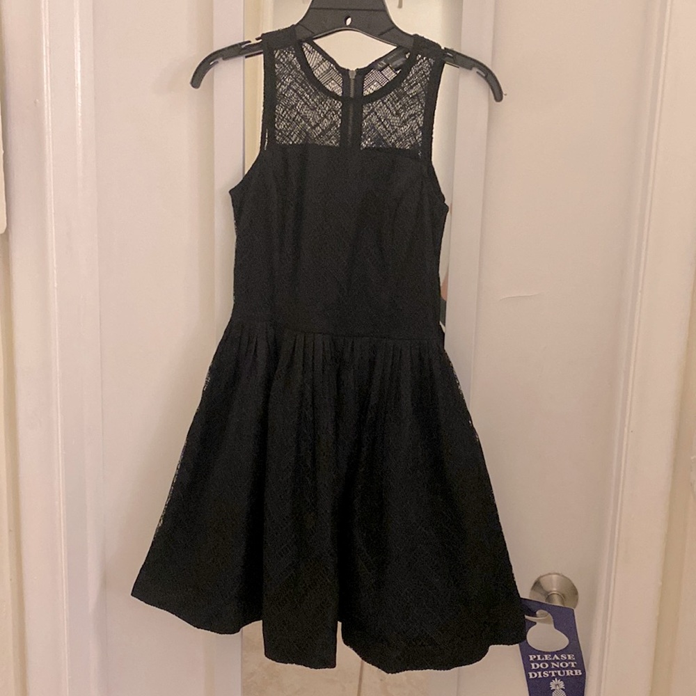 🎶💖ARMANI EXCHANGE Diamond Lace Beautiful Dress